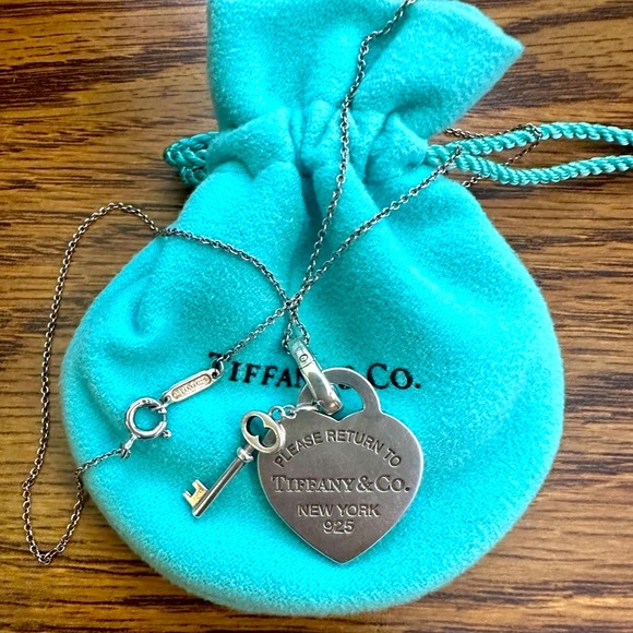 Tiffany & Co. Jewelry - 🩵 TIFFANY & CO 🩵 RETURN TIFFANY HEART KEY PENDANT NECKLACE WITH CHAIN 16in